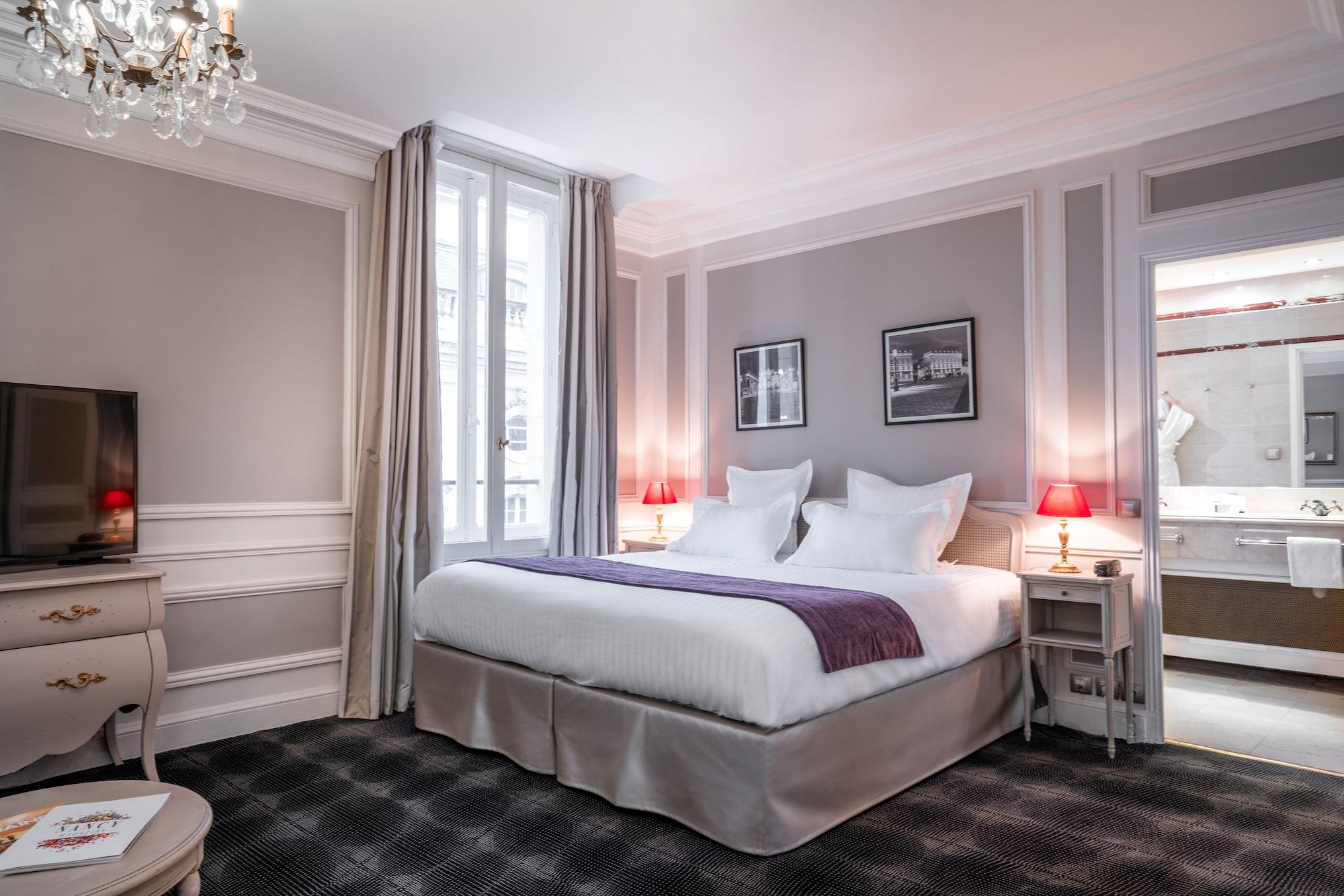 Grand Hotel De La Reine - Place Stanislas Nancy Bagian luar foto