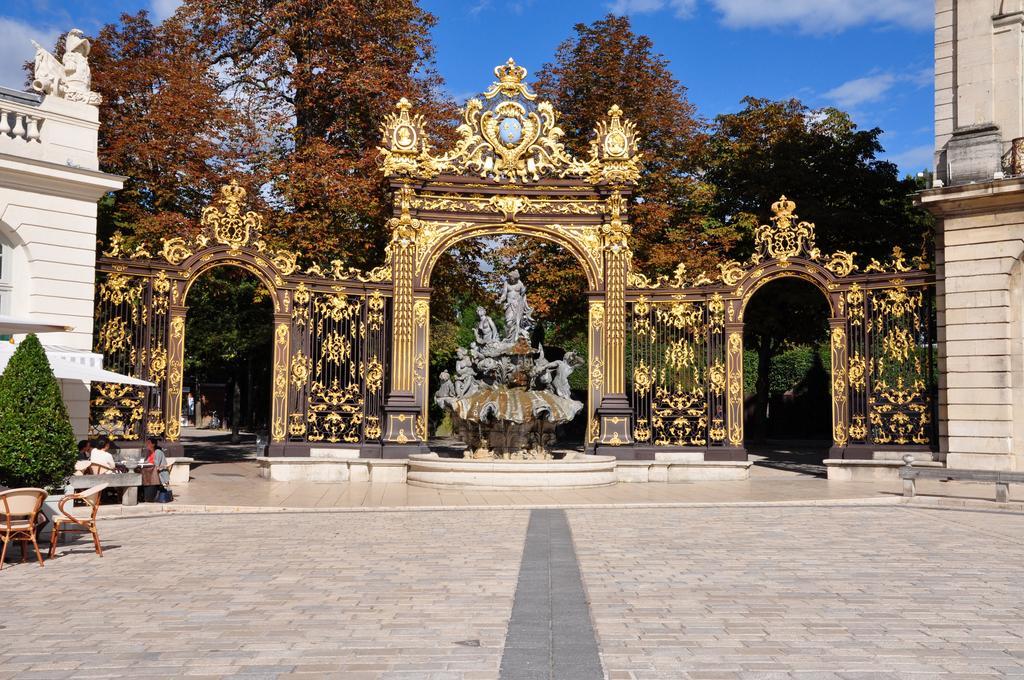 Grand Hotel De La Reine - Place Stanislas Nancy Bagian luar foto
